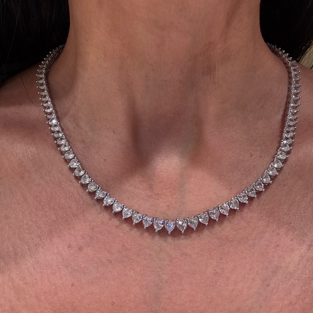 Elegant Silver Crystal heart shaped Necklace